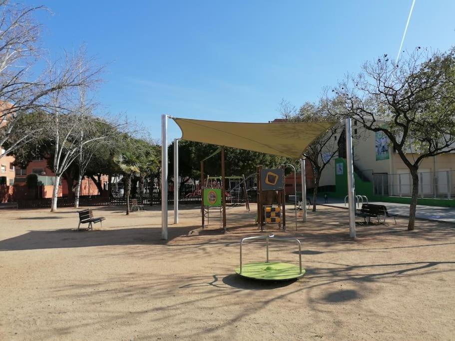 Piso Pl 2B, 20Min Plaza Cataluna Sant Adrià de Besòs Exteriör bild